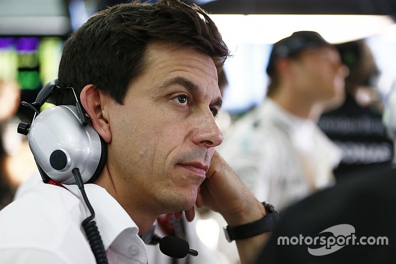 Wolff - La plainte contre Verstappen, résultat d'une "mauvaise communication"