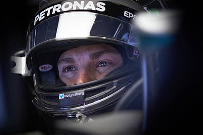 Rosberg már csak mosolyog Hamilton pole-ján: úgyis ő nyer?