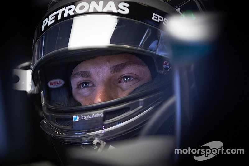 Rosberg már csak mosolyog Hamilton pole-ján: úgyis ő nyer?