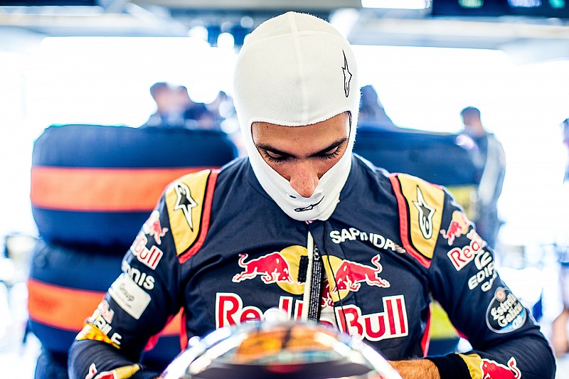 Sainz csodát tett a Toro Rossóval és ott van a Q3-ban