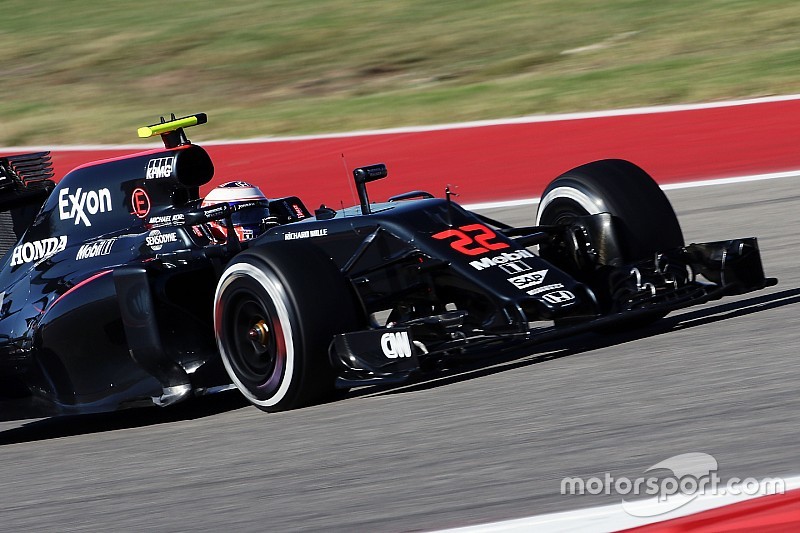 Button dan Palmer berselisih pendapat usai insiden Q1