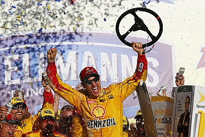 Logano vence em Talladega; Keselowski e Truex são eliminados