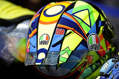 Rossi dedica pódio a Marco Simoncelli 5 anos após morte
