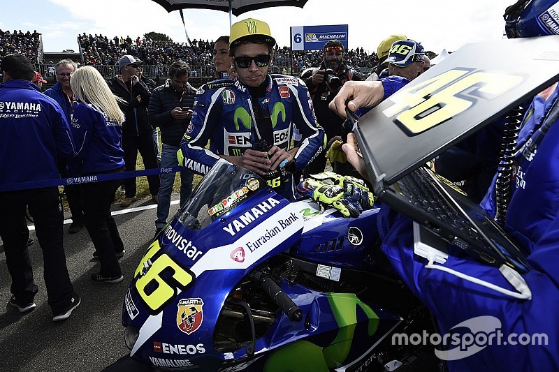 Rossi exige que Yamaha se ponga las pilas