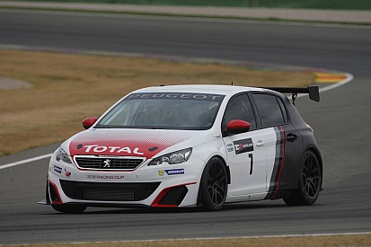 A Mettet si rivede la Peugeot 308 Racing Cup