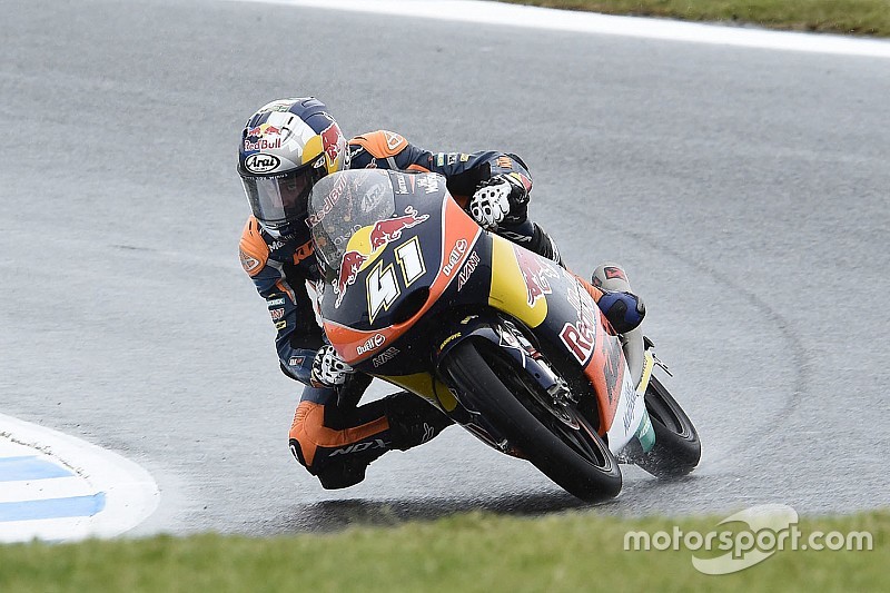 Moto3マレーシア予選:雨の予選、終了間際にBビンダーがポール奪取。尾野が2度転倒