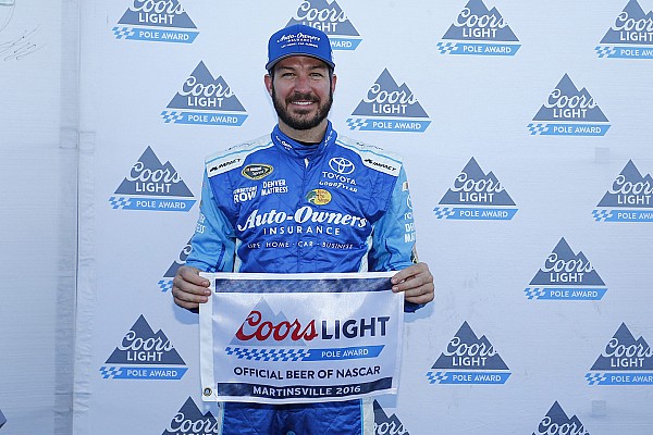 Martin Truex Jr. centra la pole a Martinsville