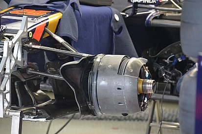 Analisis teknis ringkas: Brake duct depan memanjang dari Toro Rosso