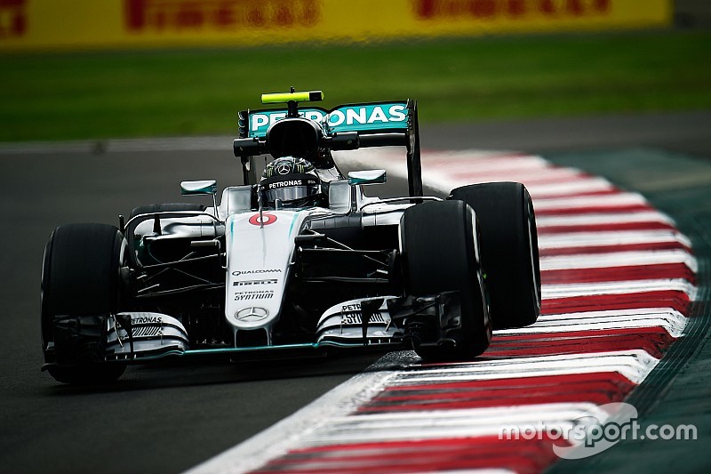 Rosberg battu mais "satisfait d'être en première ligne"
