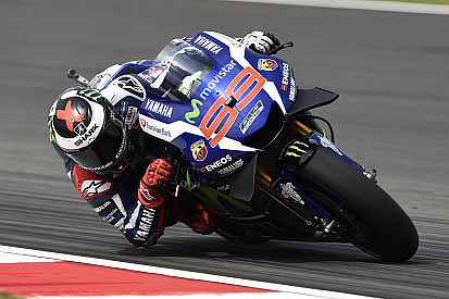 MotoGP: Rossi fix második a bajnokságban, Lorenzo elbukott ellene