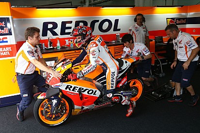 MotoGP: Marquez az újabb bukása után áldja az eget, hogy már bajnok