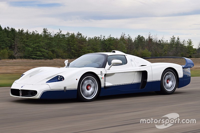 Une Maserati MC12 mise aux enchères