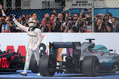 Hamilton igualó a Prost en cantidad de victorias