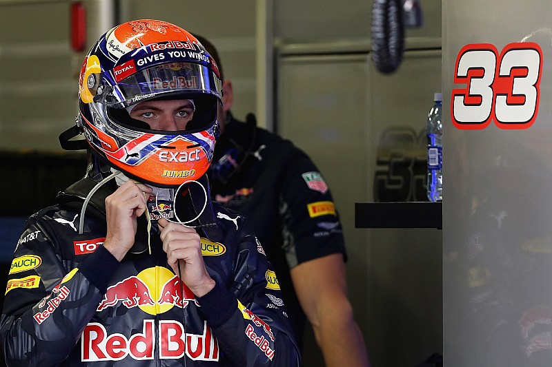 Verstappen - "Vettel passe ses week-ends à hurler dans la radio"