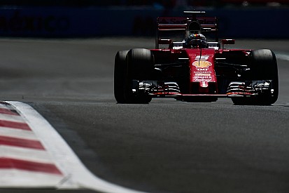 El enfado de Vettel completo: "Voy a pegar a alguien..."