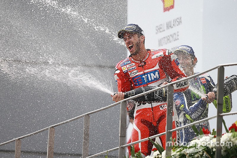 Podio: ganador de la carrera Andrea Dovizioso, Ducati Team