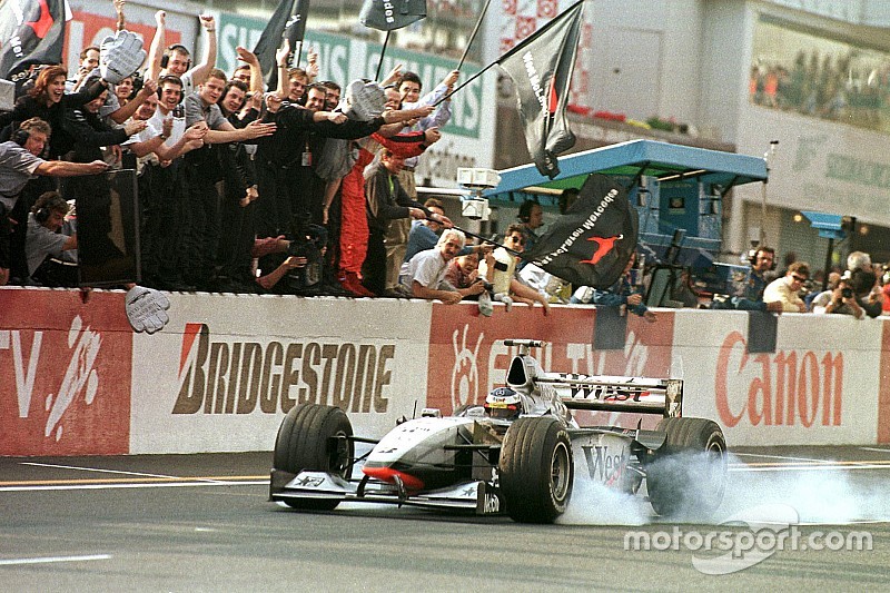 Vor 18 Jahren: 1. WM-Titel für Mika Häkkinen und McLaren-Mercedes