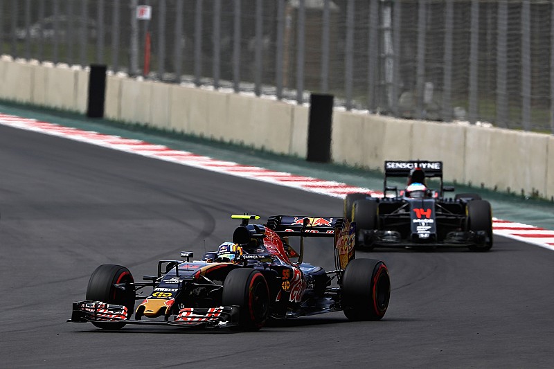 Sainz: "Bestraffingen zijn een loterij"