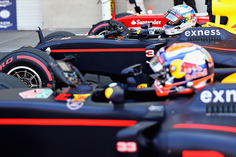 Horner puji performa Ricciardo dan Verstappen musim ini