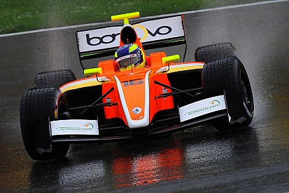 Dillmann beffa Vaxiviere e centra la pole per Gara 1 a Barcellona