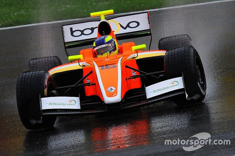 Dillmann beffa Vaxiviere e centra la pole per Gara 1 a Barcellona