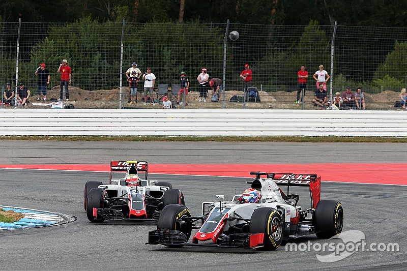 Romain Grosjean, Haas F1 Team VF-16 y Esteban Gutiérrez, Haas F1 Team VF-16