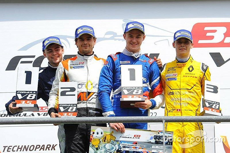 Podium : 1er Egor Orudzhev, Arden Motorsport, 2e Tom Dillmann, AVF, 3e Louis Deletraz, Fortec Motorsports