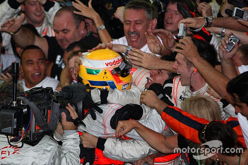 Campeón del Mundo F1 2008, Lewis Hamilton, celebrando