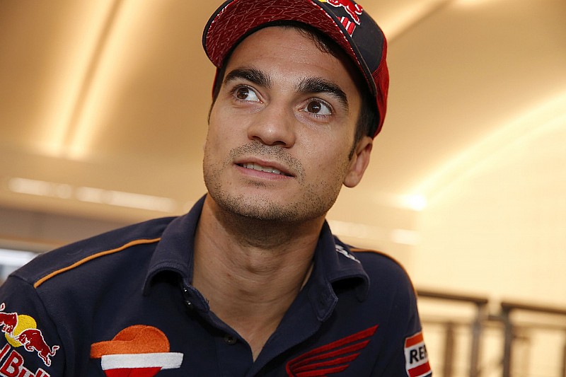 Pedrosa recibe el visto bueno de los médicos para correr en Valencia