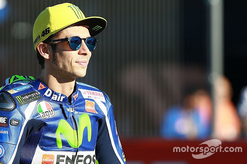 Un an après, Rossi veut "regarder le présent et l'avenir"