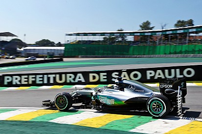 GP Brasil: Unggul tipis dari Verstappen, Hamilton pimpin sesi pembuka di Interlagos