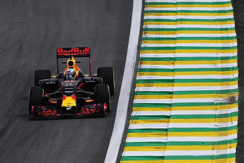 【F1ブラジルGP】レッドブル、メルセデスの速さを認めるも「土曜日はコンディションが変わる」
