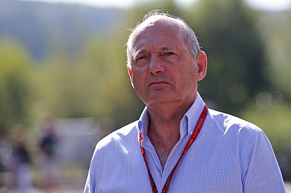 Dennis recorre a tribunal para se manter na McLaren