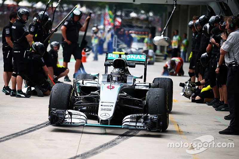 【F1】メルセデス、ピットレーンの”段差”を避けるためピットボックス位置を変更
