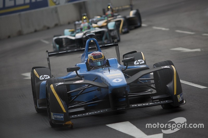 Buemi aldığı cezayla birlikte ilk çizgiyi kaybetti!