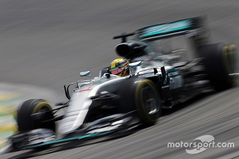【F1ブラジルGP】予選:小雨のサンパウロ、勝負のセクター3。ハミルトンがポール獲得