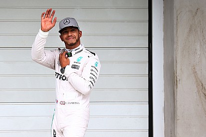 Na pole, Hamilton não se importa com clima em Interlagos