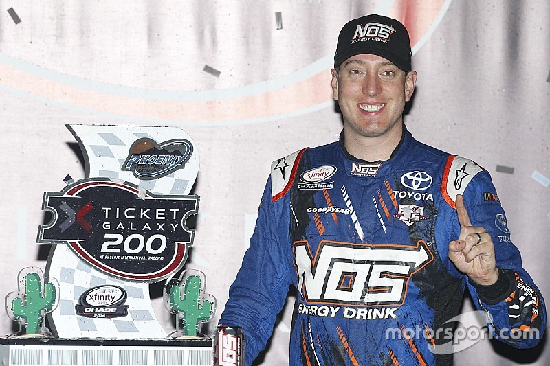 Kyle Busch vence em Phoenix e Xfinity define finalistas