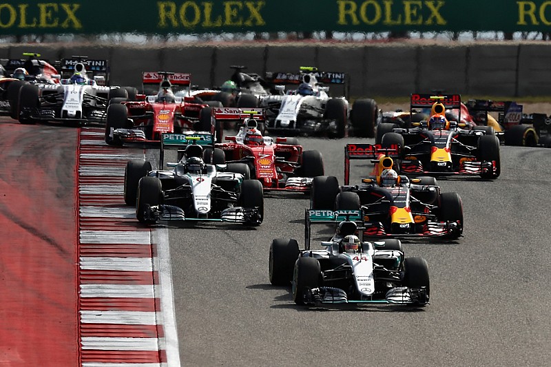 Ricciardo - Ne pas attaquer les Mercedes serait "truquer" le championnat