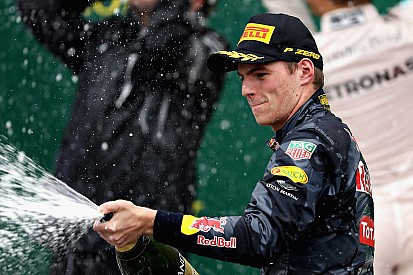 "¡Qué animal!", y otros elogios de los pilotos para Verstappen en Twitter