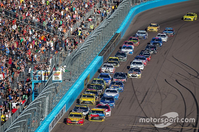 NASCAR no piensa acabar con las vueltas extra
