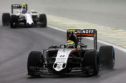 Force India vibra com vitória sobre Williams no Brasil