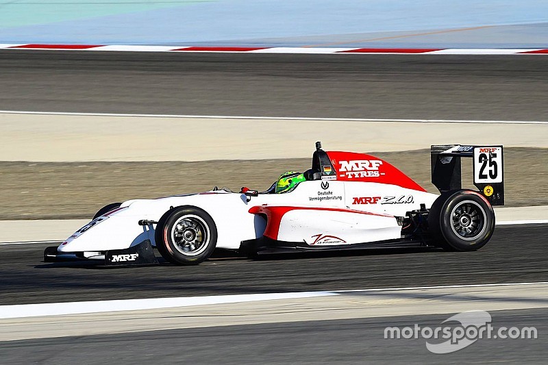 Mick Schumacher-győzelem Bahreinben, az F1-es versenypályán