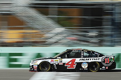 Kevin Harvick centra la pole nell'appuntamento conclusivo di Homestead