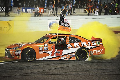 Suarez se torna primeiro estrangeiro campeão da NASCAR