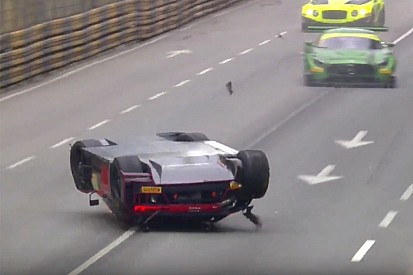 Macau GT World Cup: Vanthoor wint op z'n kop na bizarre race