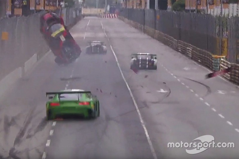 Accident de Laurens Vanthoor, Audi Sport Team WRT Audi R8 LMS