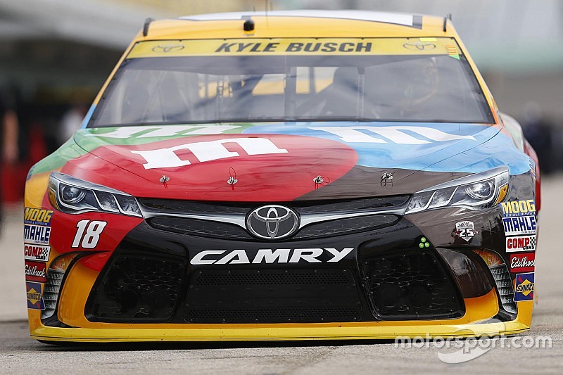 Toyota obtiene su primer título de fabricante en NASCAR
