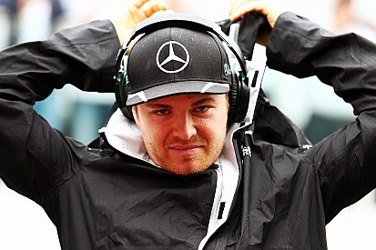Rosberg şampiyonun belirleneceği Abu Dhabi'de zorlamaya devam edecek