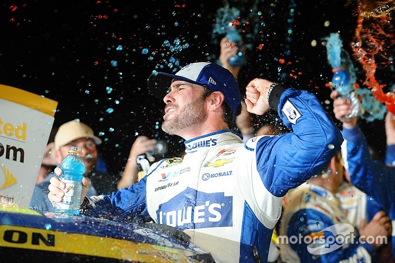 Jimmie Johnson, Hendrick Motorsports Chevrolet, vainqueur de la course et champion 2016